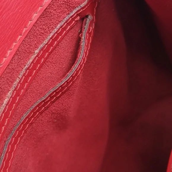 Louis Vuitton Cluny Red Epi Leather Shoulder Bag - Picture 12 of 16